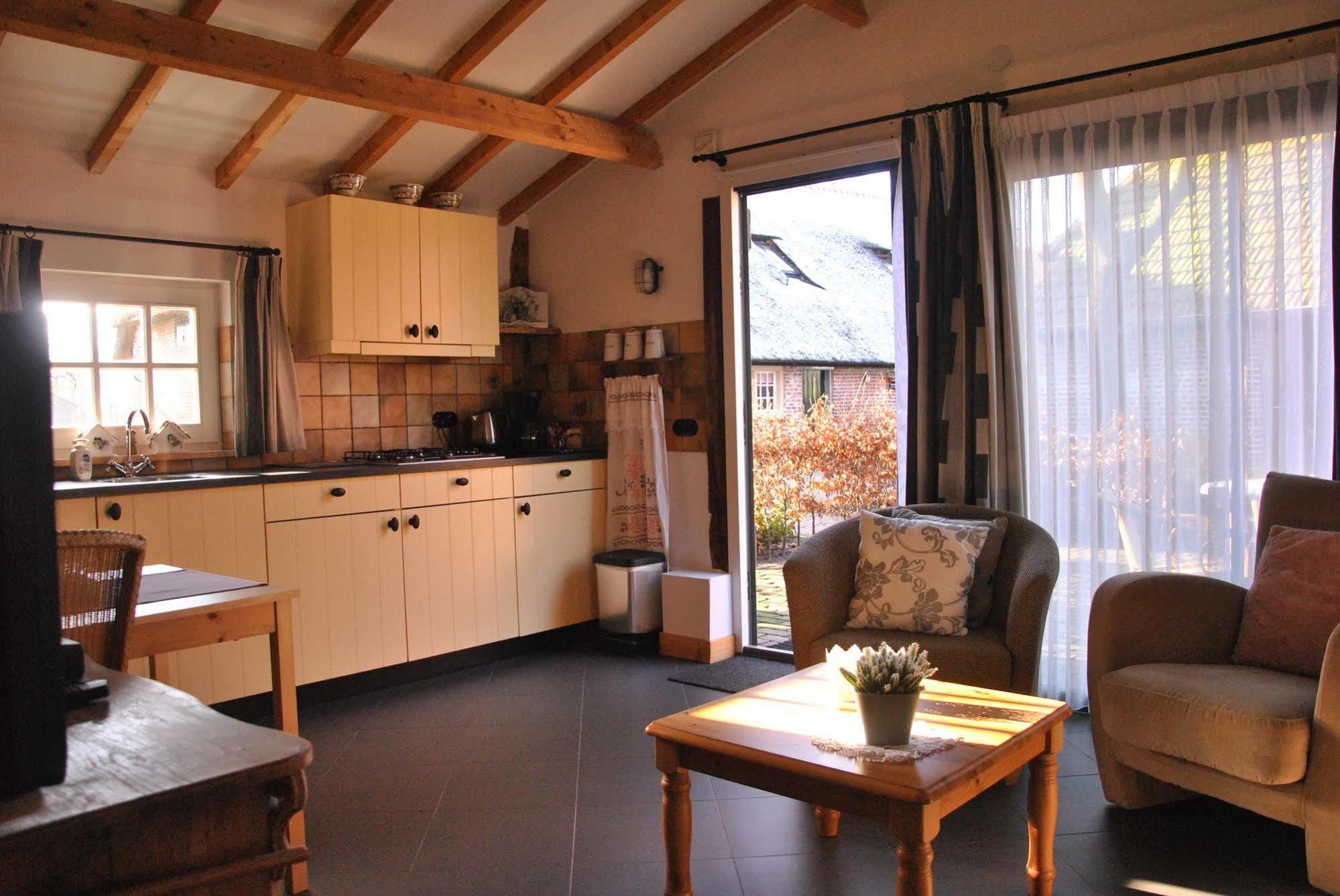 Bed & Breakfast Erfgoed & Logies Den Heijkant 3*